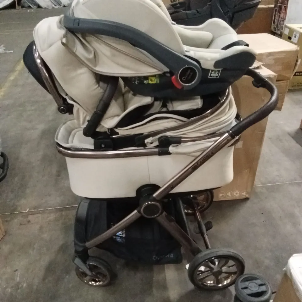 OYSTER 4 STROLLER, CARRYCOT AND CAR SEAT