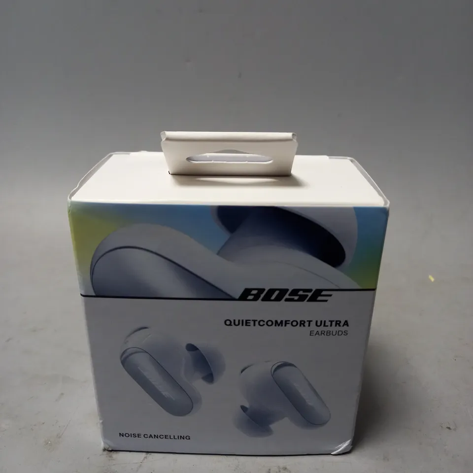 BOSE QUIETCOMFORT ULTRA WIRELESS BLUETOOTH NOISE-CANCELLING EARBUDS - MOONSTONE BLUE