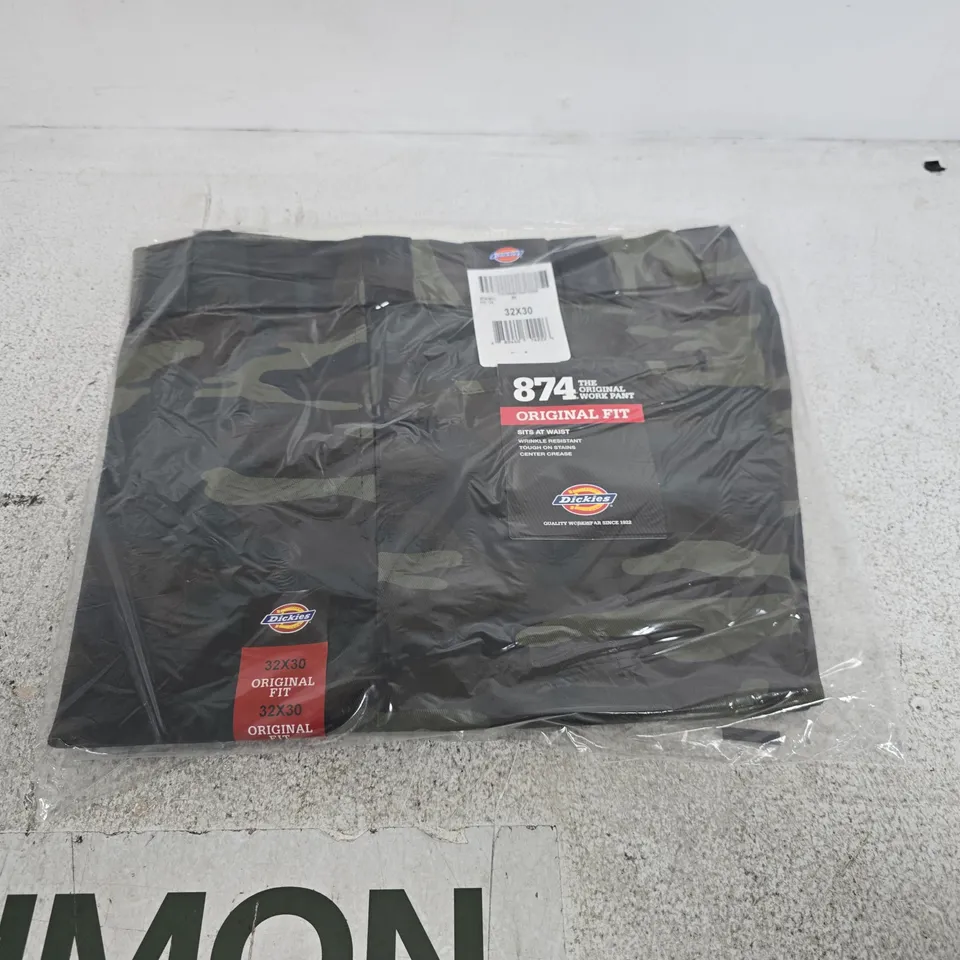 DICKIES 874 ORIGINAL FIT CAMOUFLAGE WORK PANTS – UK 32X30