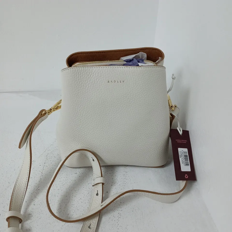RADLEY DUKES PLACE BAG IN WHITE