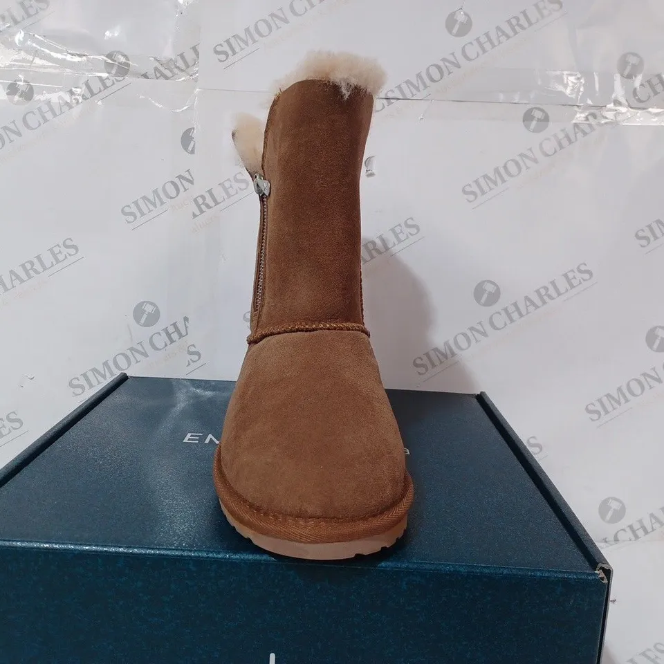 BOXED EMU ANKAA BOOTS, CHESTNUT - SIZE 6