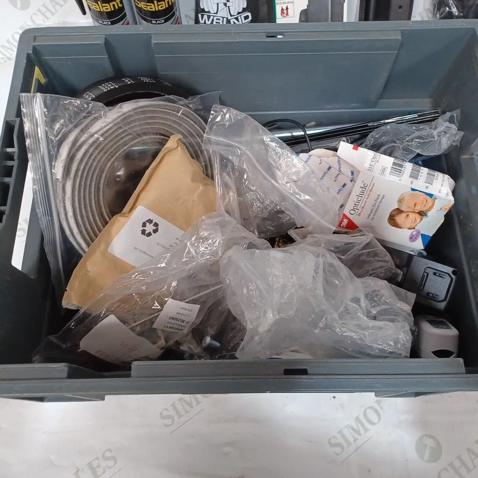 BOX TO CONTAIN APPROX. 25 X ASSORTED HOUSEHOLD PRODUCTS. INCLUDES LOCK NUTS, ROOF & GUTTER SEALANT, DOOR KNOBS, OTHER HOUSEHOLD DIY ITEMS ETC 