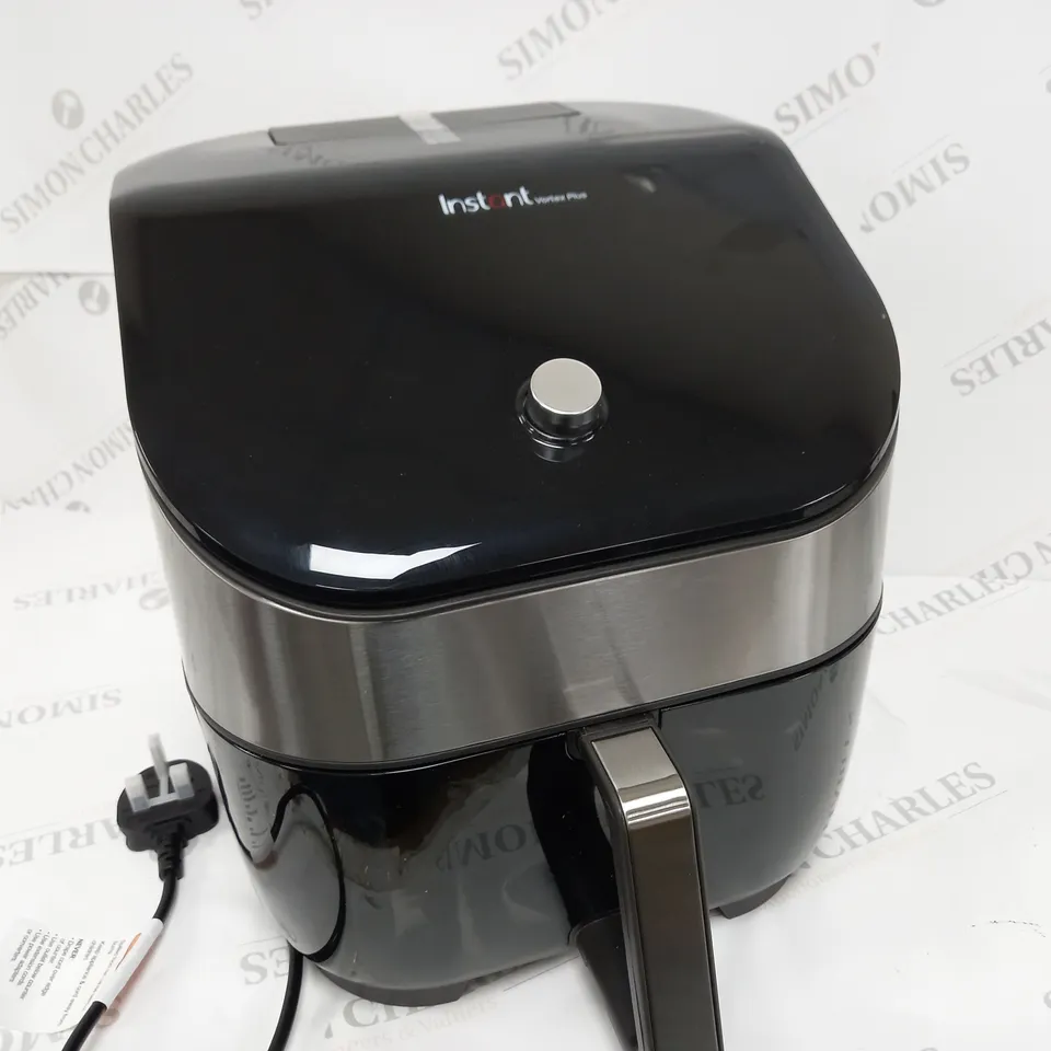 BOXED INSTANT VORTEX 6 IN 1 AIR FRYER 