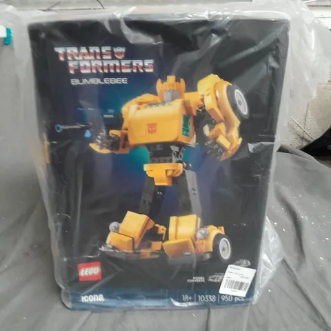 BOXED LEGO TRANSFORMERS BUMBLEBEE SET - 10338