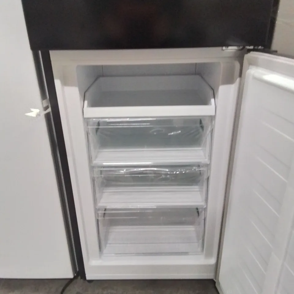 FRIDGEMASTER 55CM 256L FRIDGE FREEZER IN BLACK - UNPROCESSED RAW RETURN 