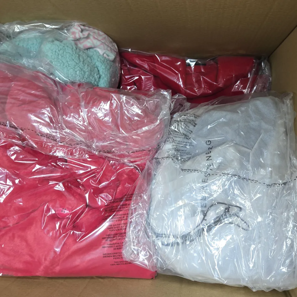 BOX OF APROX 8 ASSORTED CLOTHING AND HOUSEHOLD ITEMS IN VARIOUS STYLES. SIZES, AND COLOURS - COLLECTION ONLY