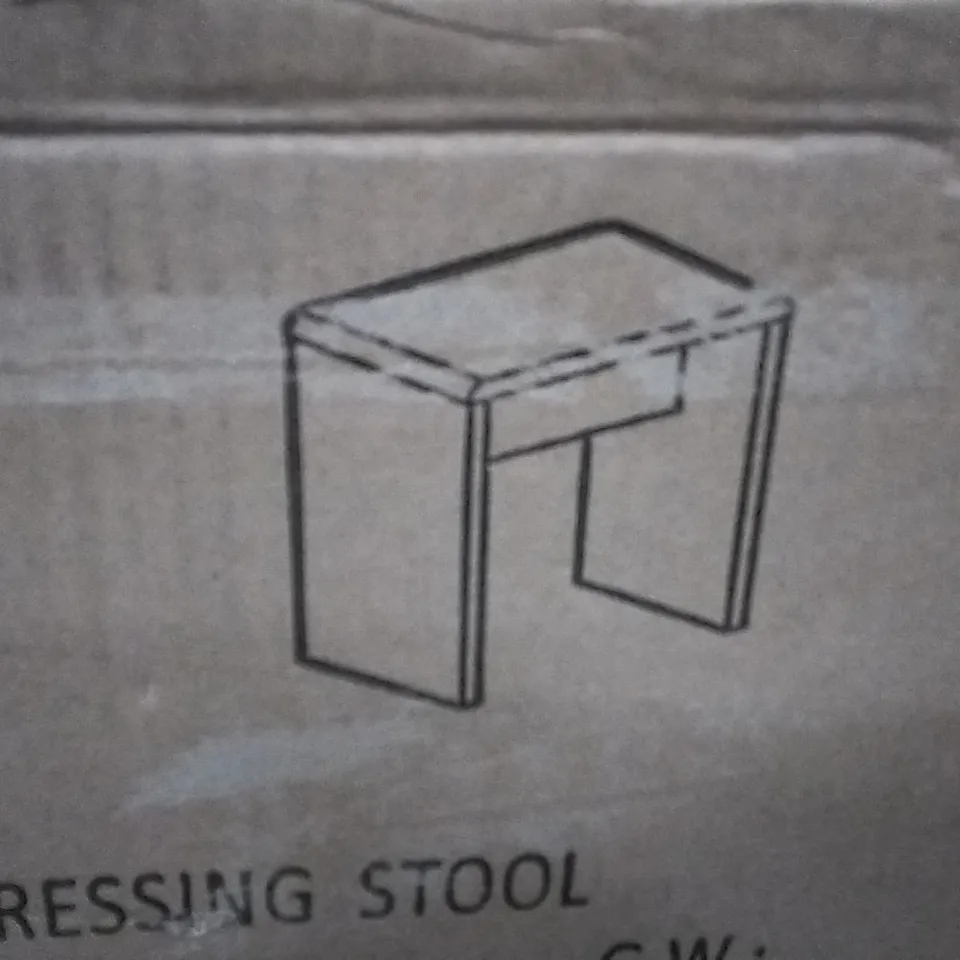 BOXED MANHATTAN DRESSING STOOL WHITE HIGH GLOSS