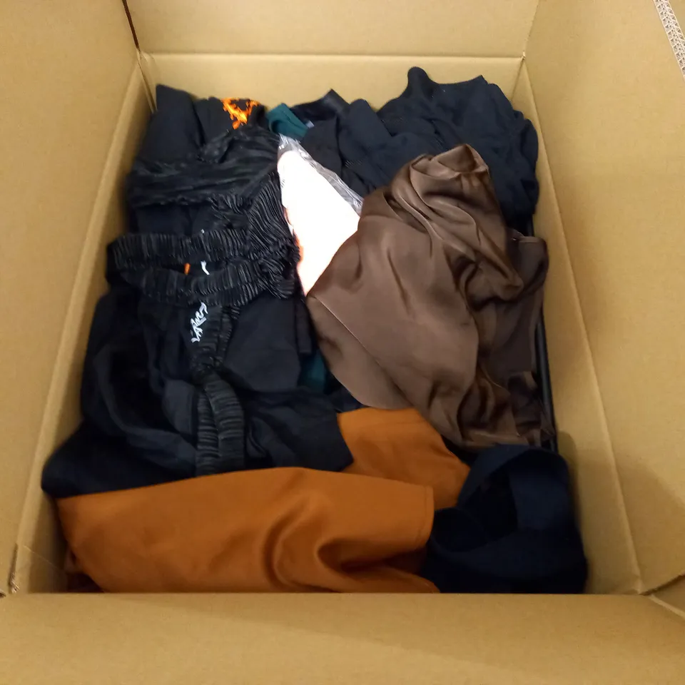 LARGE QUANTITY OF ASSORTED CLOTHING ITEMS TO INCLUDE BOOHOO, NASTY GAL AND PARISIAN