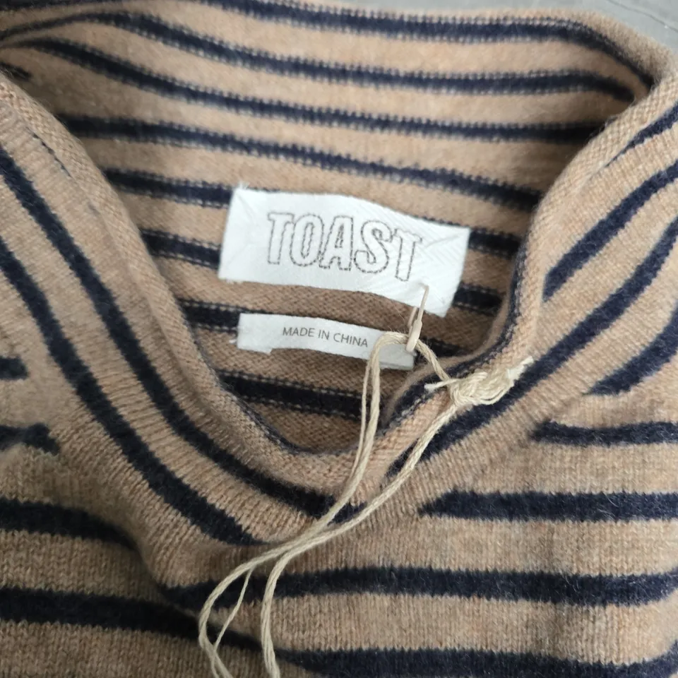 TOAST STRIPE WOOL CASHMERE HALF SLEEVE SWEATER IN BISCUIT - MEDIUM