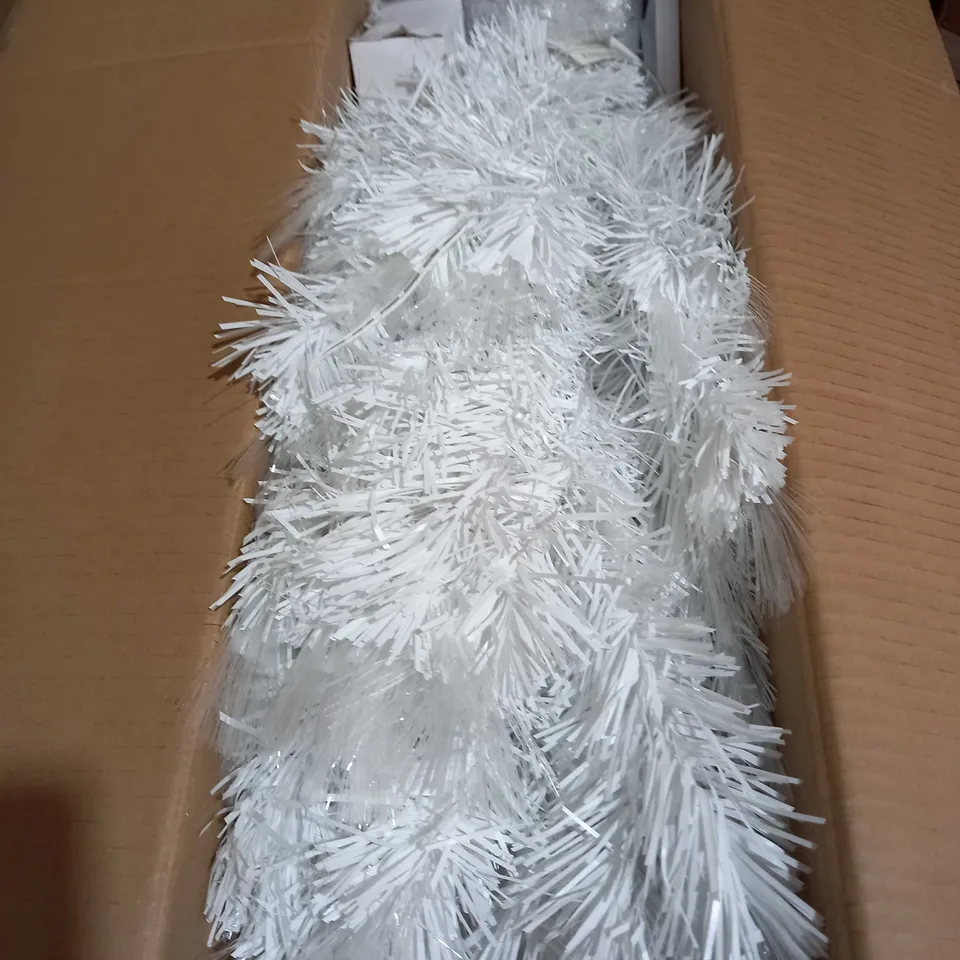 FESTIVE 5FT WHITE FIBRE OPTIC CHRISTMAS TREE WITH STAR TOPPER RRP £112.99