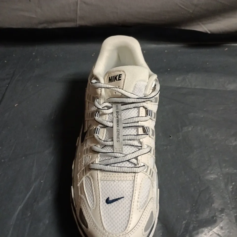 PAIR OF NIKE P-6000 TRAINERS - UK SIZE 6