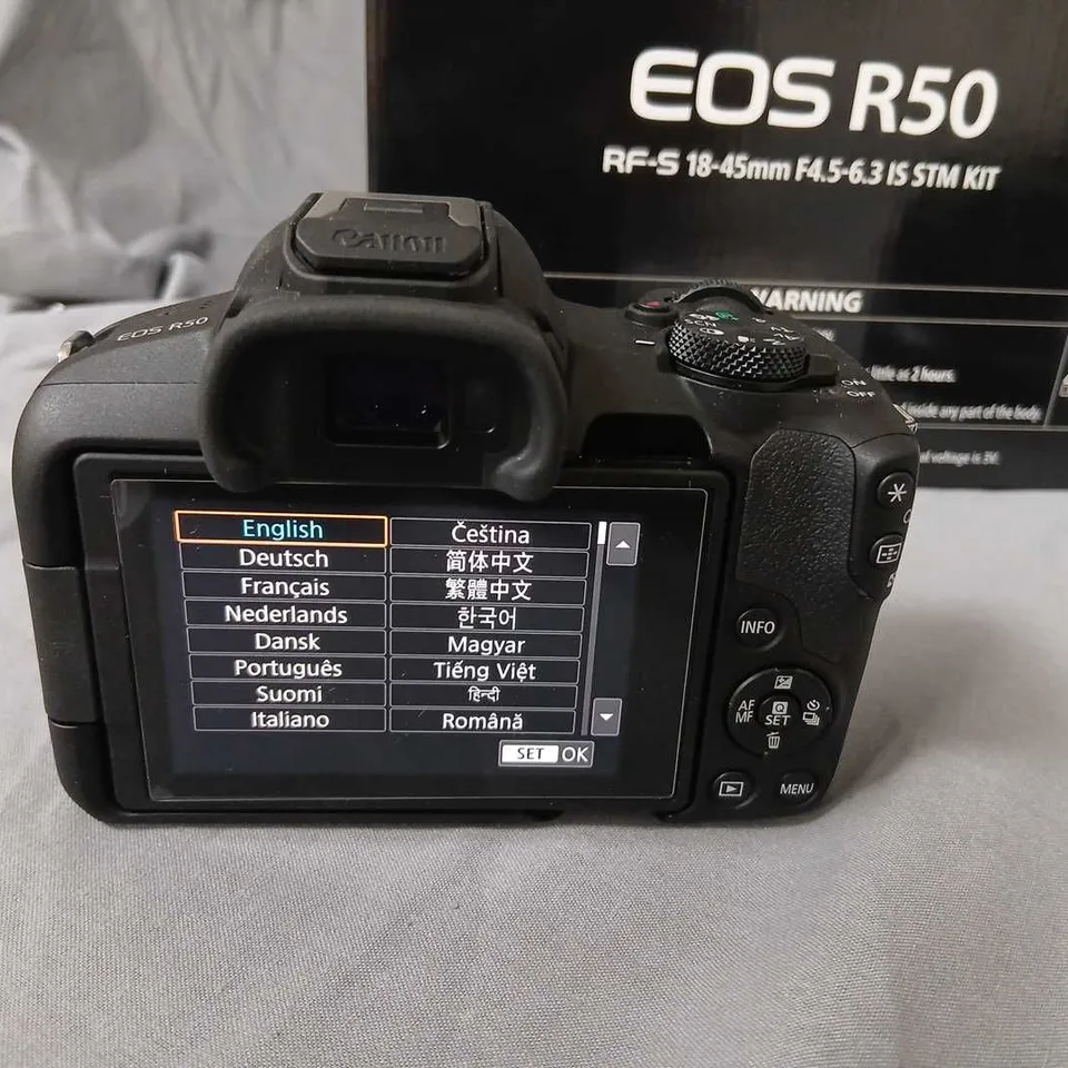 CANON EOS R50 DIGITAL CAMERA WITH 18-45MM KIT LENS + DM-E100 STEREO MICROPHONE