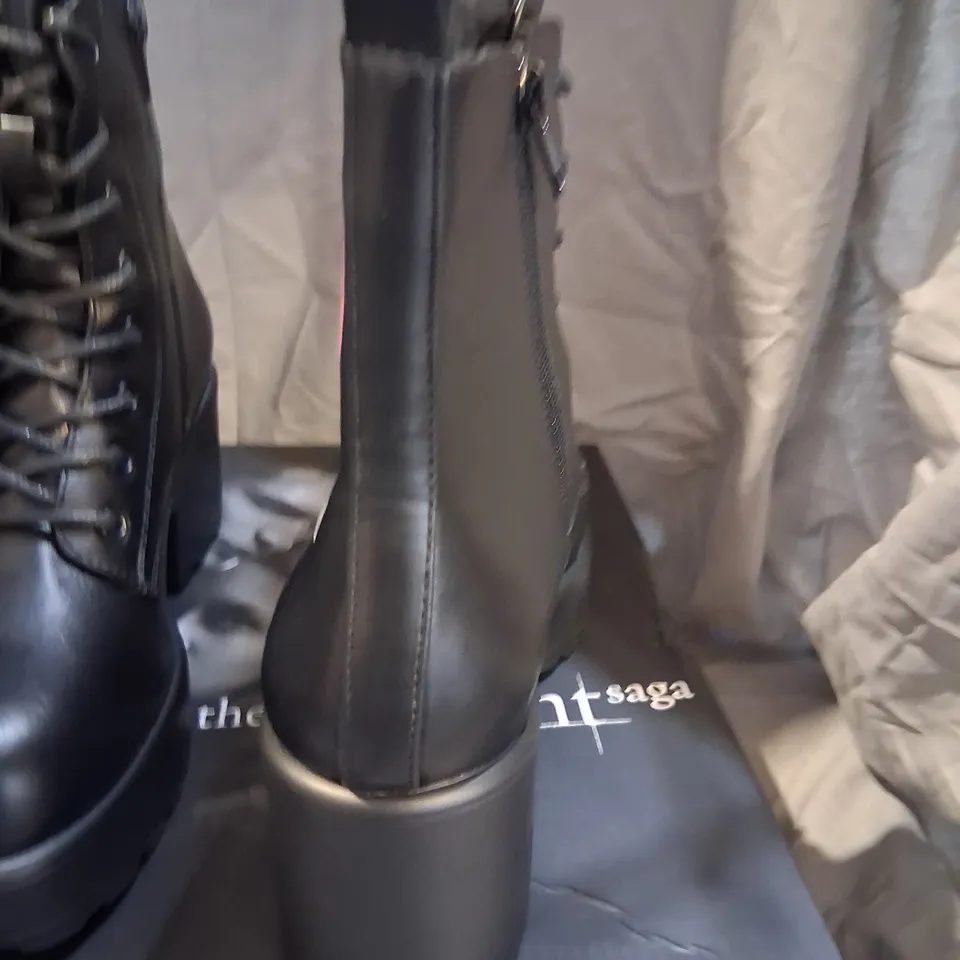 BRAND NEW BOXED KOI X THE TWILIGHT SAGA TEAM EDWARD MILITARY BOOTS SIZE 10