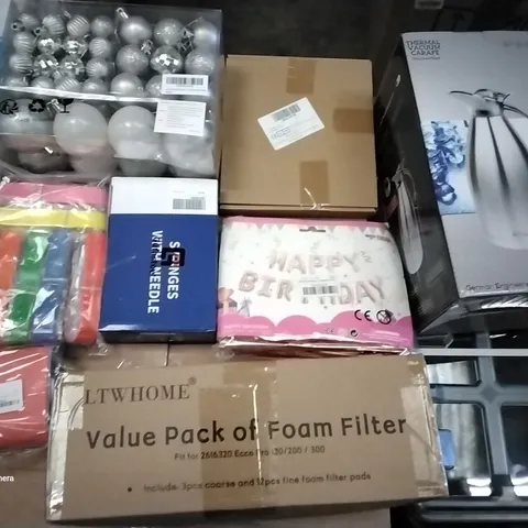 PALLET OF ASSORTED ITEMS INCLUDING SYRINGES WITH NEEDLES, FOAM FILTERS, TOILET BRUSH, THERMAL VACUUM CARAFE, 21ST BIRTHDAY DECORATIONS, 600 PAPER WRISTBANDS