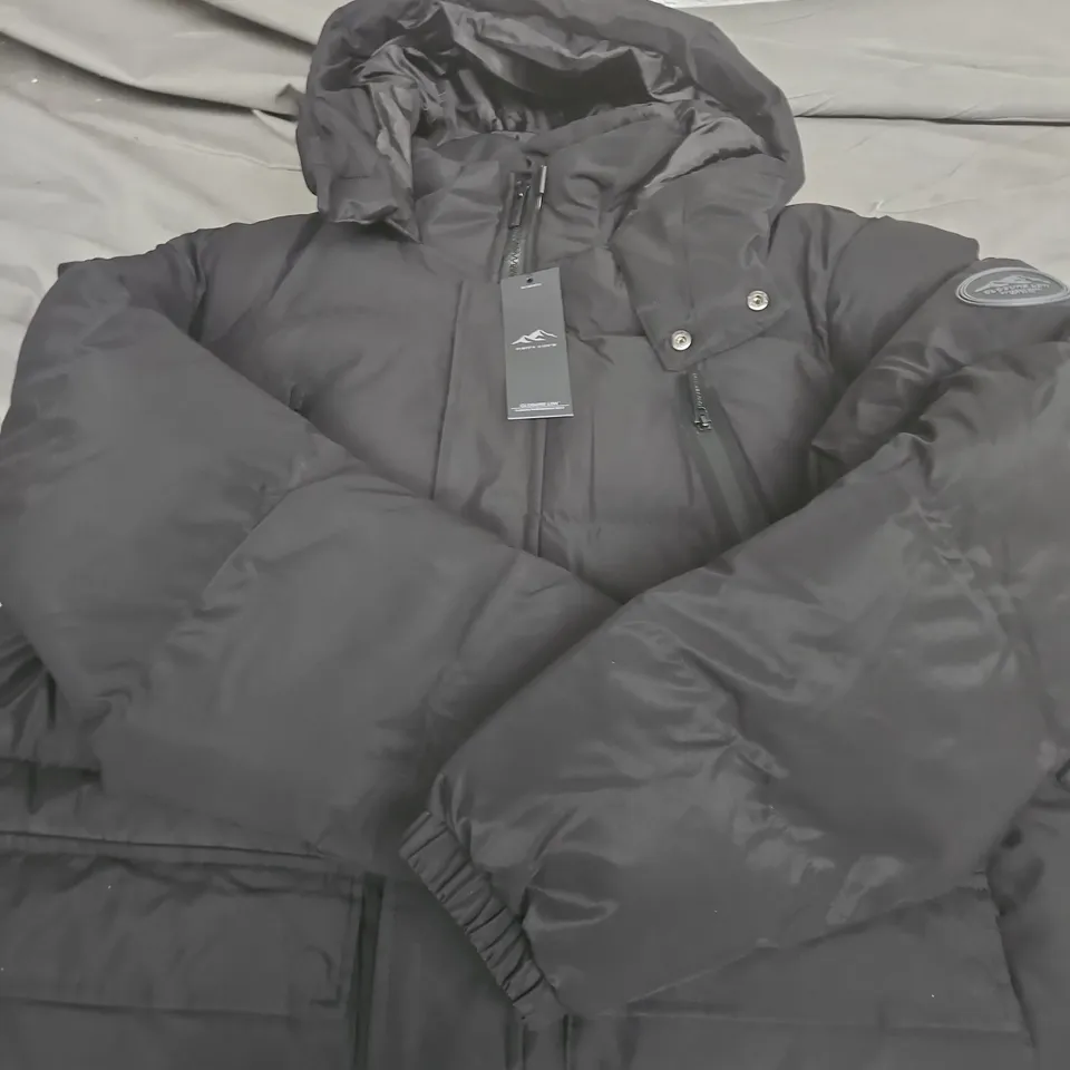 CLOSURE LDN LONGLINE EXPEDITION JACKET – BLACK – XL