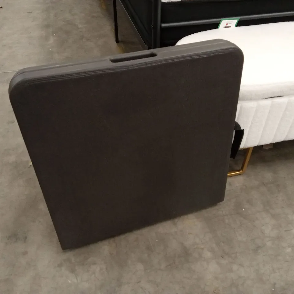 OUTDOOR FOLDING TABLE