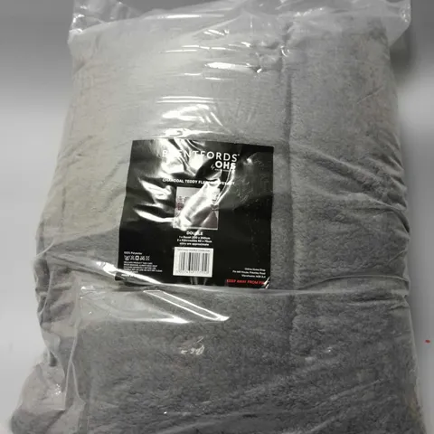 BRENTFORDS OHS CHARCOAL REDDY FLEECE DUVET SET - DOUBLE