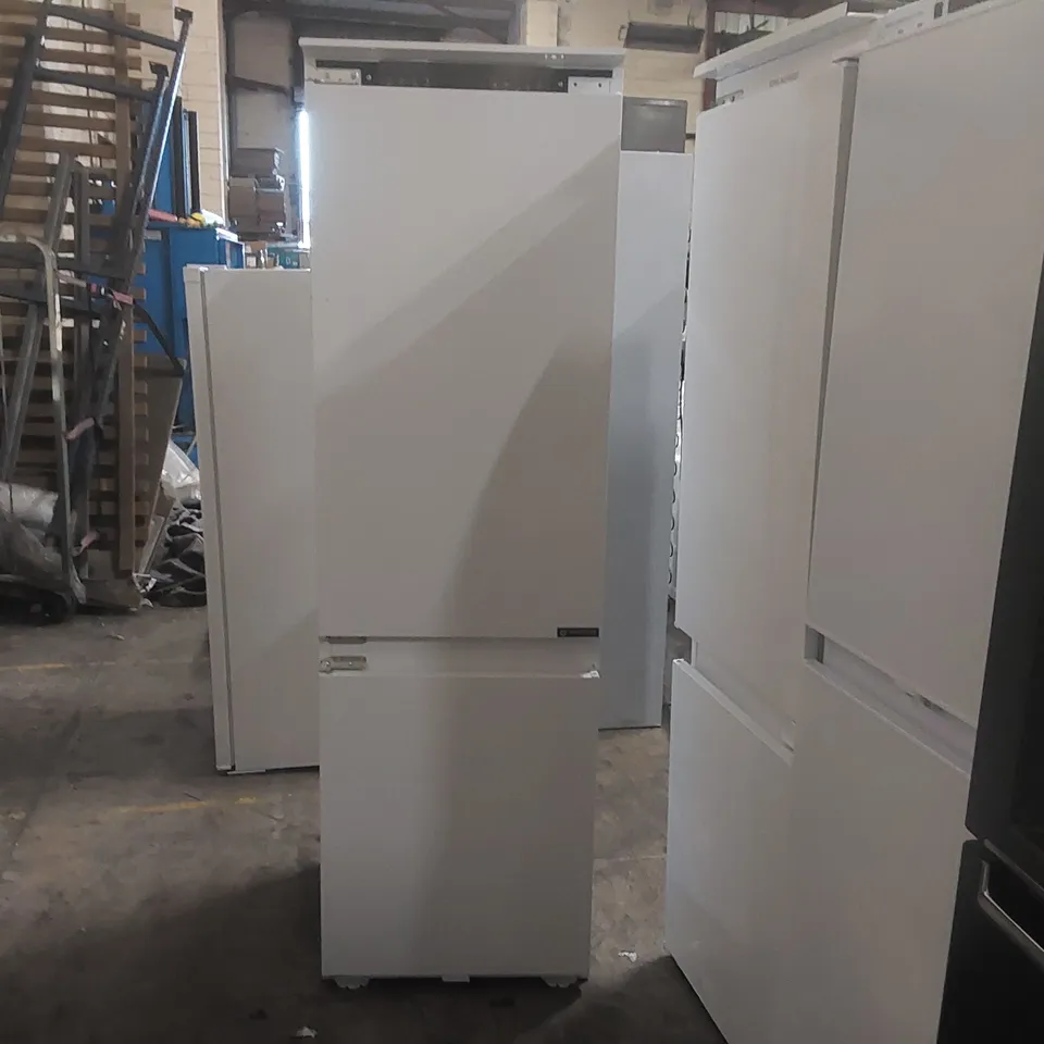 HISENSE RB3B250SAWE1 177CM 70/30 INTEGRATED FROST FREE FRIDGE FREEZER WITH SLIDING DOOR HINGE - WHITE - E RATED
