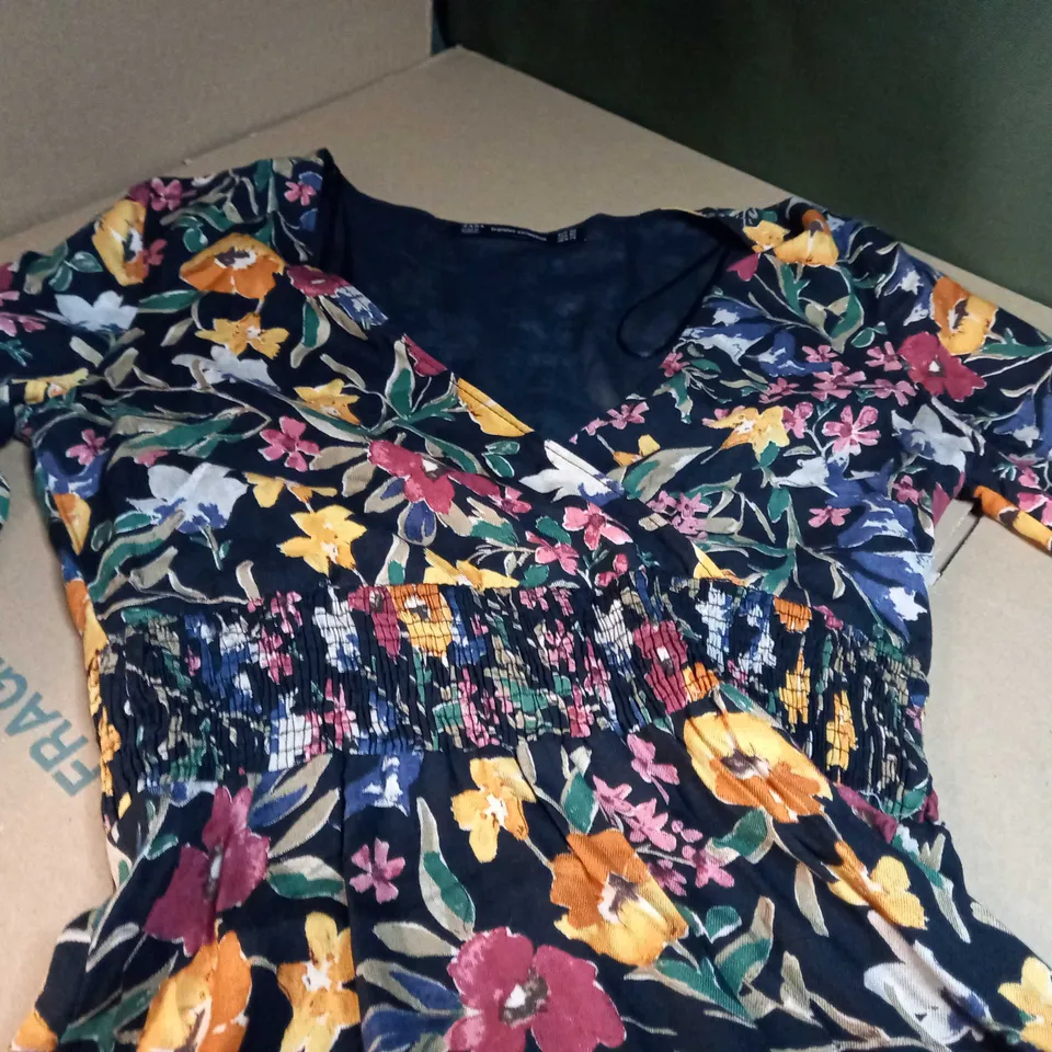 ZARA BLACK/FLORAL PRINT MIDI DRESS - XS