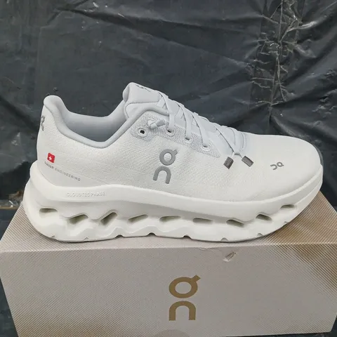 BOXED PAIR OF ON CLOUD CLOUDTILT TRAINERS - WOMENS - UK SIZE 7.5