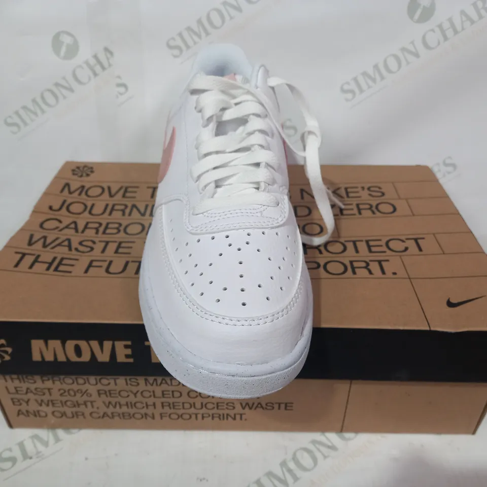 BOXED PAIR OF NIKE COURT VISION LO NN SHOES IN WHITE/PINK UK SIZE 7.5