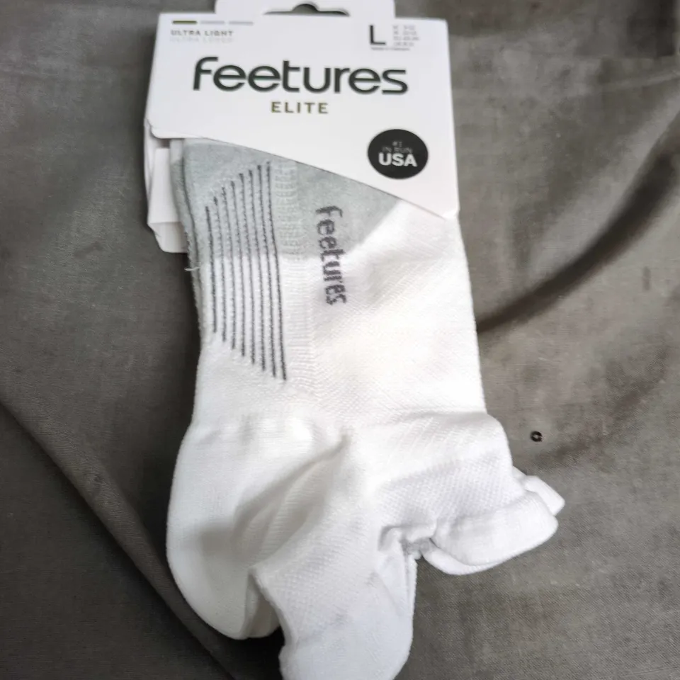 FEETURES ELITE ULTRA LIGHT NO SHOW TAB SOCKS – WHITE, SIZE L (US)