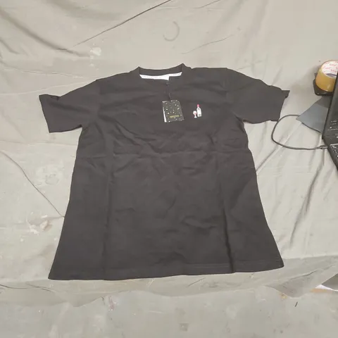PERCIVAL BLACK T-SHIRT – HAVE A NICE DAY TAPE, UK M