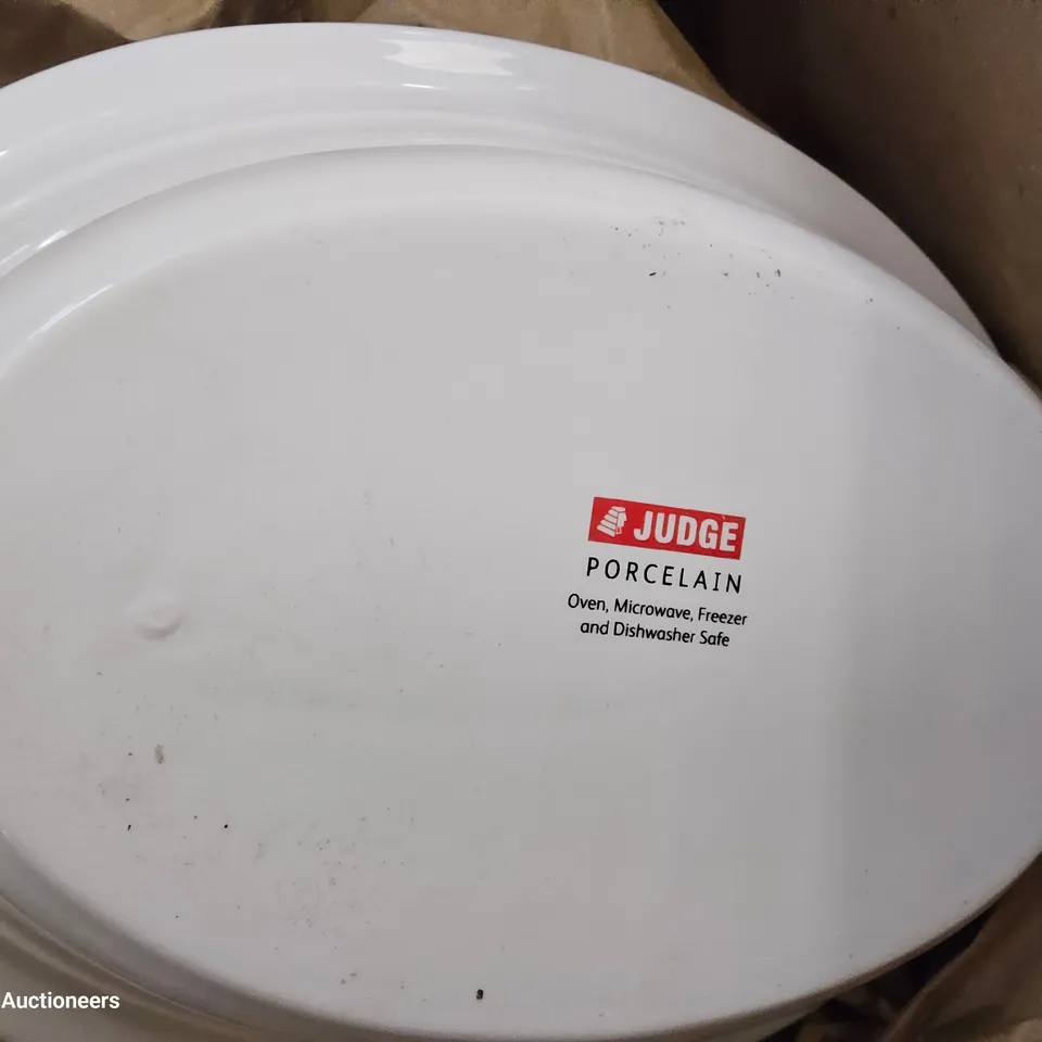 BOXED JUDGE PORCELAIN OVAL PIE DISH 24cm