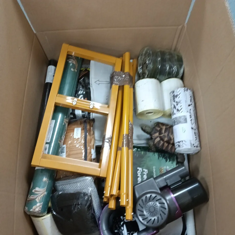BOX OF APPROXIMATELY 20 ASSORTED ITEMS INCLUDING A TORTOISE ORNAMENT, SOME STICKERS AND SOME YASS CLEAN INTENSE LAUNDRY ELIXIR