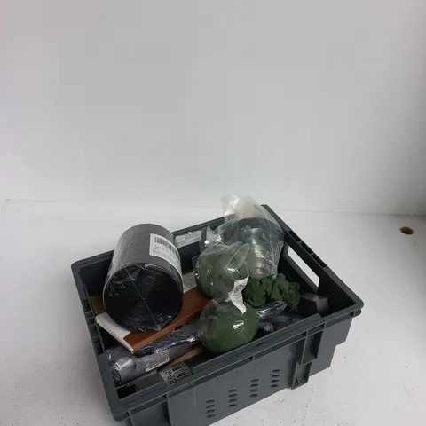 TOTE OF APPROXIMATELY 12 ASSORTED ITEMS TO INCLUDE: INTERCEPTOR 30G FLOAT 