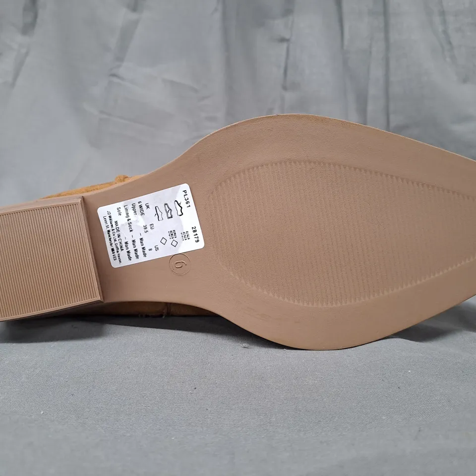 BOXED PAIR OF SIMPLY BE COWBOY BOOTS IN TAN UK SIZE 6