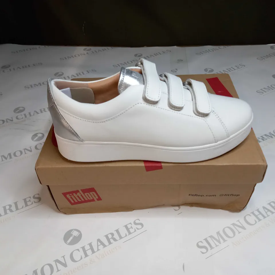FITFLOP RALLY METALLIC-BACK LEATHER STRAP SNEAKERS SIZE 4