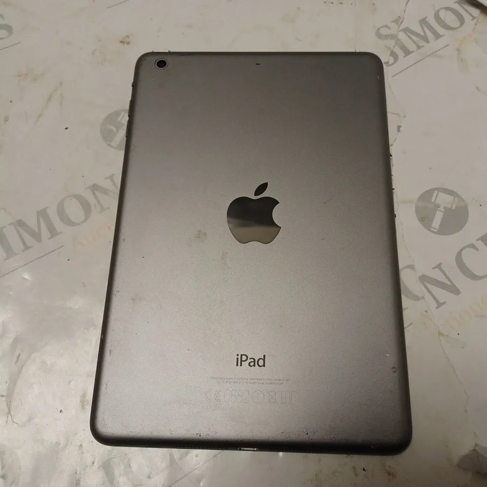 APPLE IPAD MINI 2 A1489 SILVER