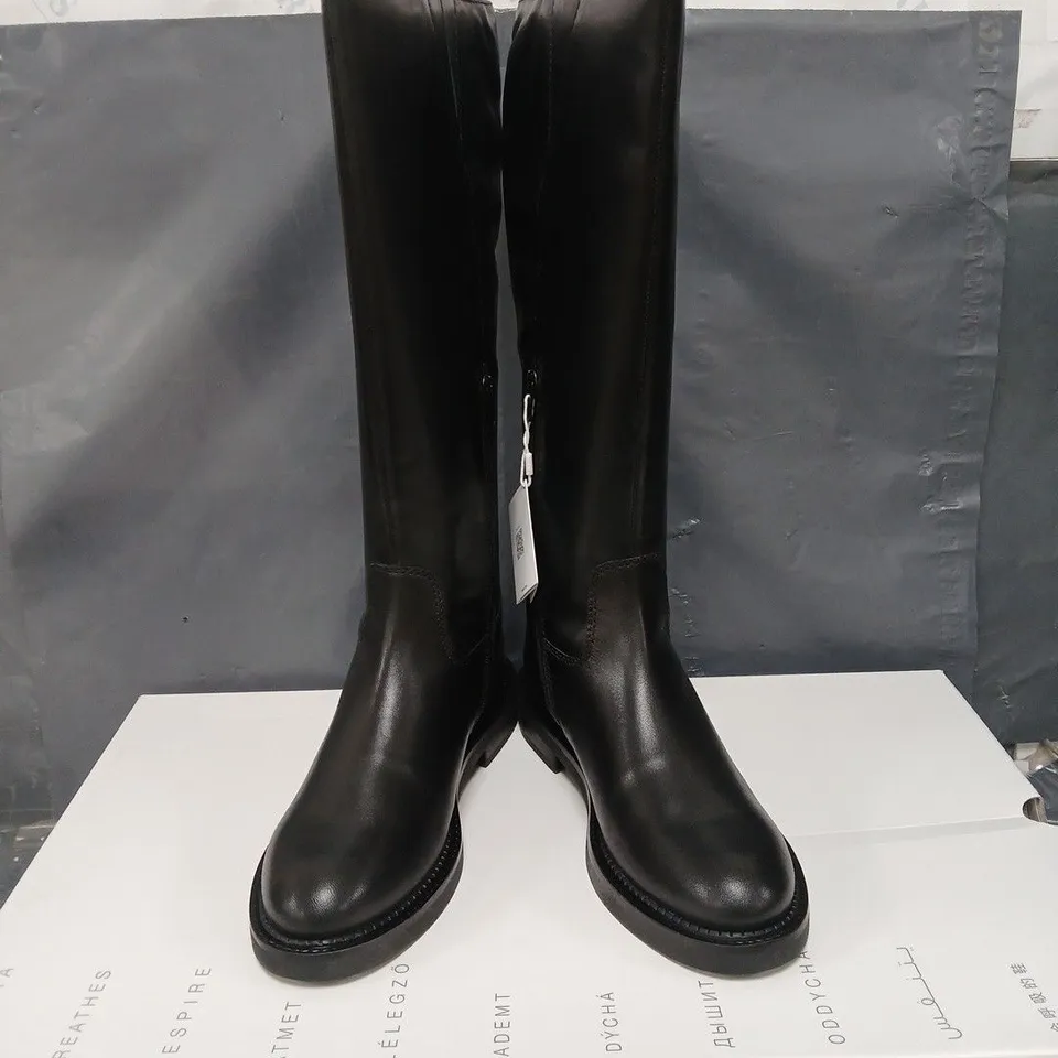 BOXED PAIR OF GEOX SERILDA BOOTS IN BLACK - 6