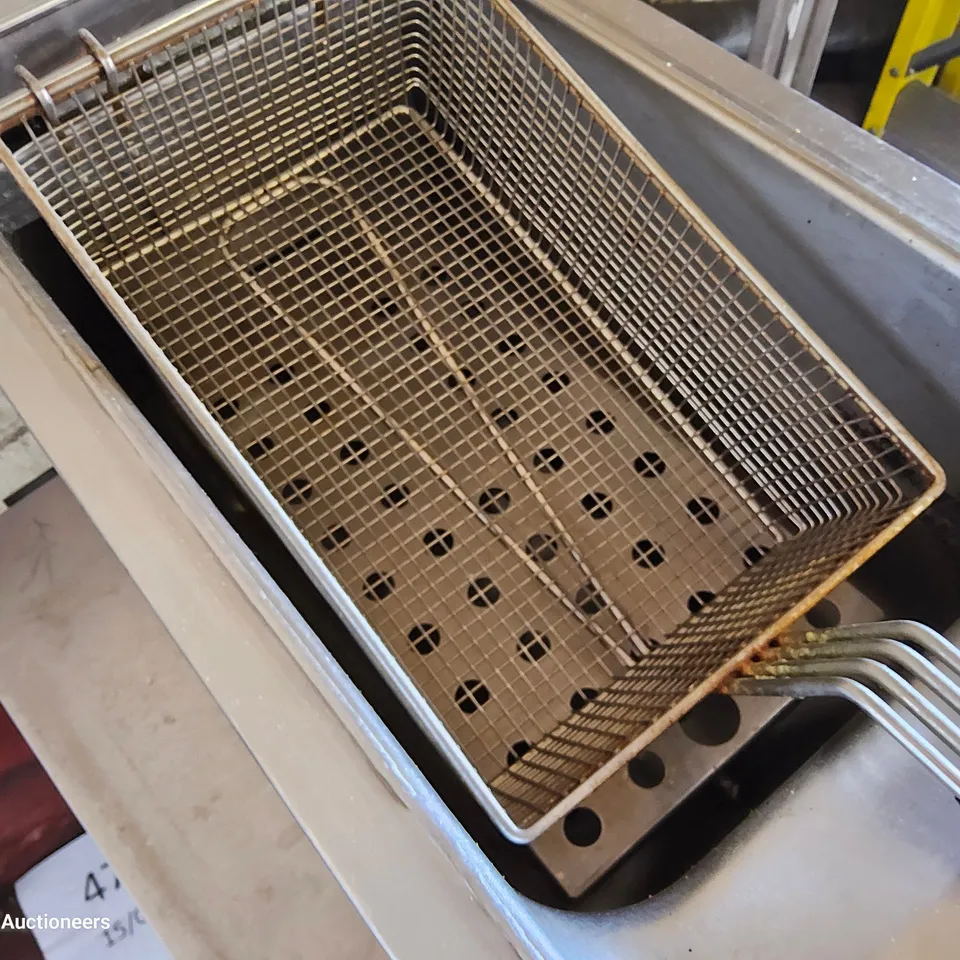 LINCAT DF33 TABLETOP ELECTRIC FRYER