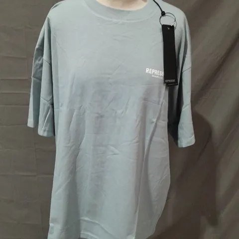 REPRESENT OWNERS CLUB T-SHIRT IN POWDER BLUE - L