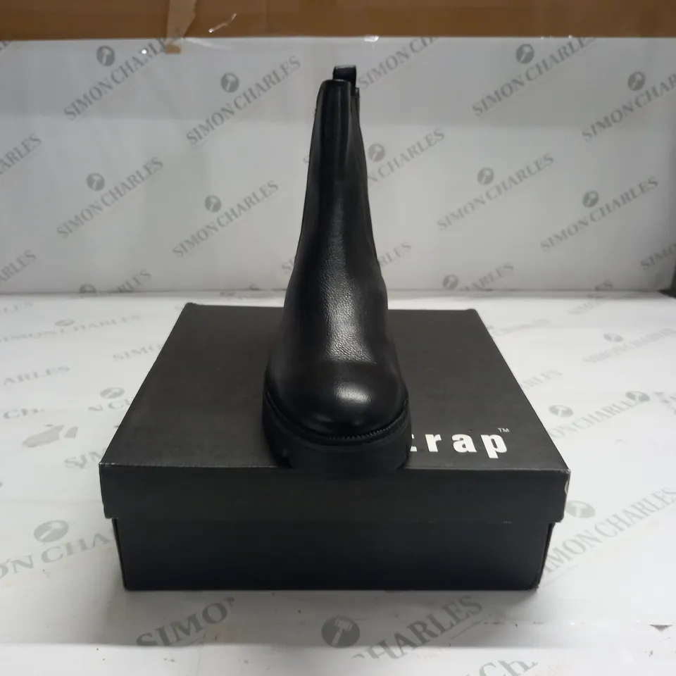 FIRETRAP CHELSEA BOOTS SIZE 7