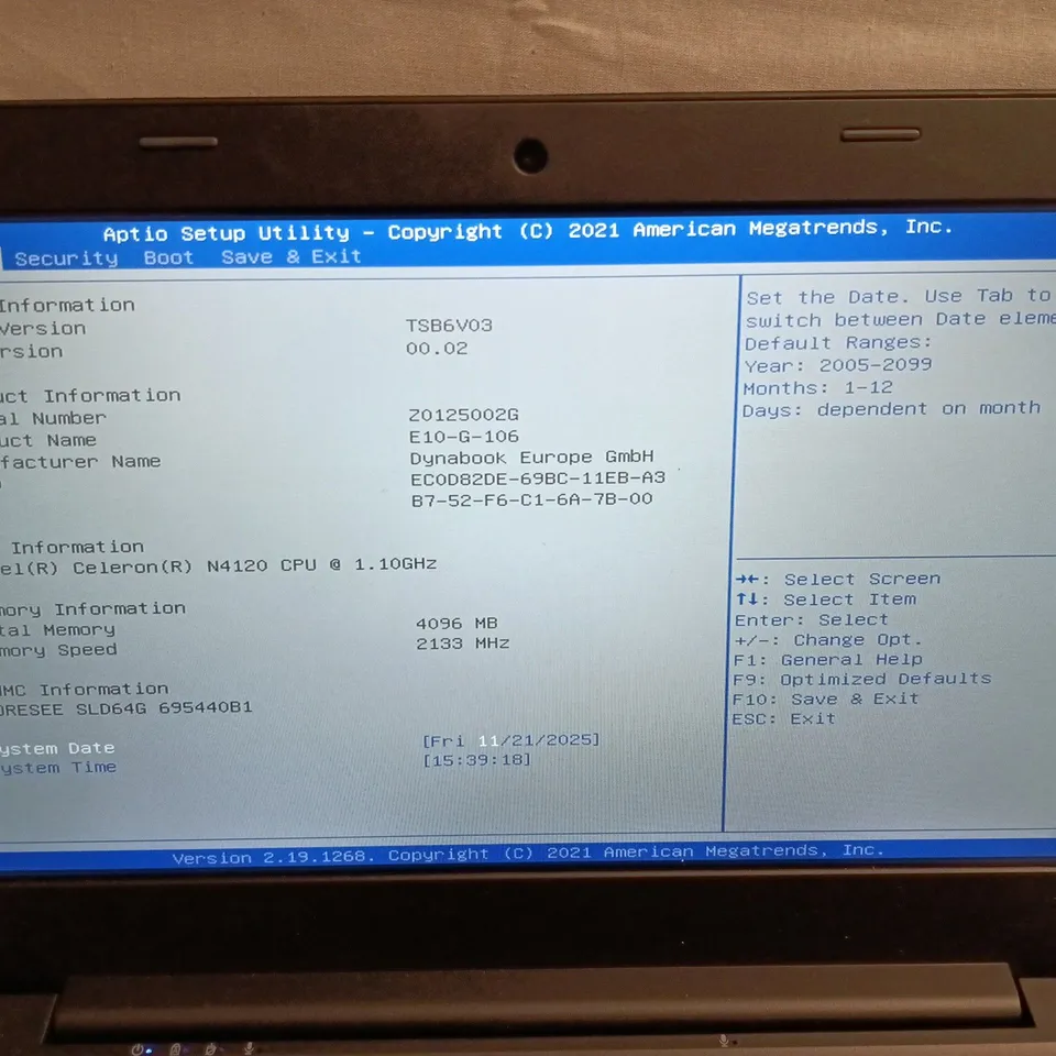 UNBOXED DYNA BOOK E-10 LAPTOP IN BLACK 