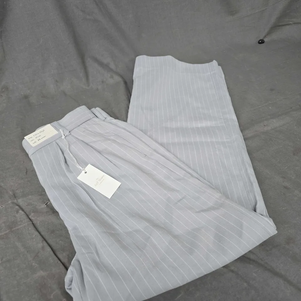 ABERCROMBIE AND FITCH ULTRA HIGH AND WIDE TROUSER SIZE 24 S 