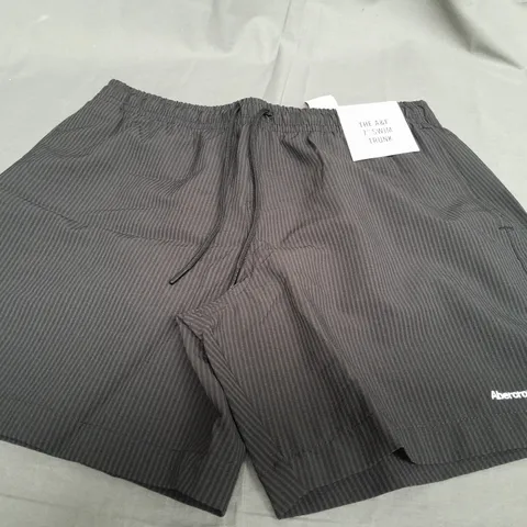 ABERCROMBIE & FITCH 7 SWIM TRUNK - SMALL