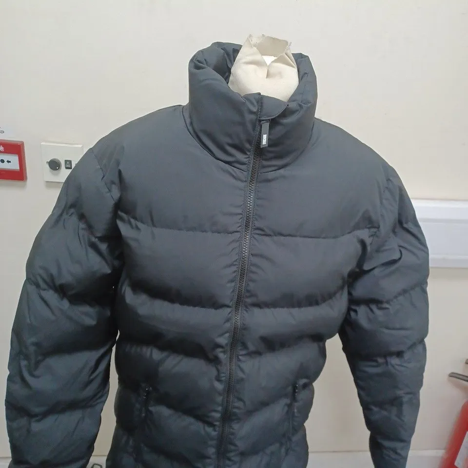 GYMSHARK RESTORE JACKET SIZE M