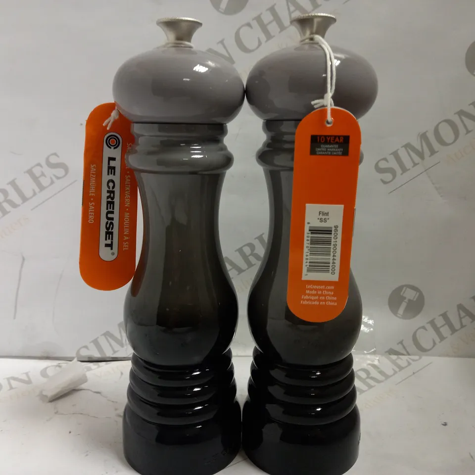 LE CREUSET SALT AND PEPPER MILLS - GREY