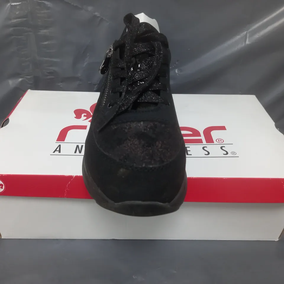 BOXED PAIR OF RIEKER ZIP TRAINERS IN BLACK SIZE 6.5