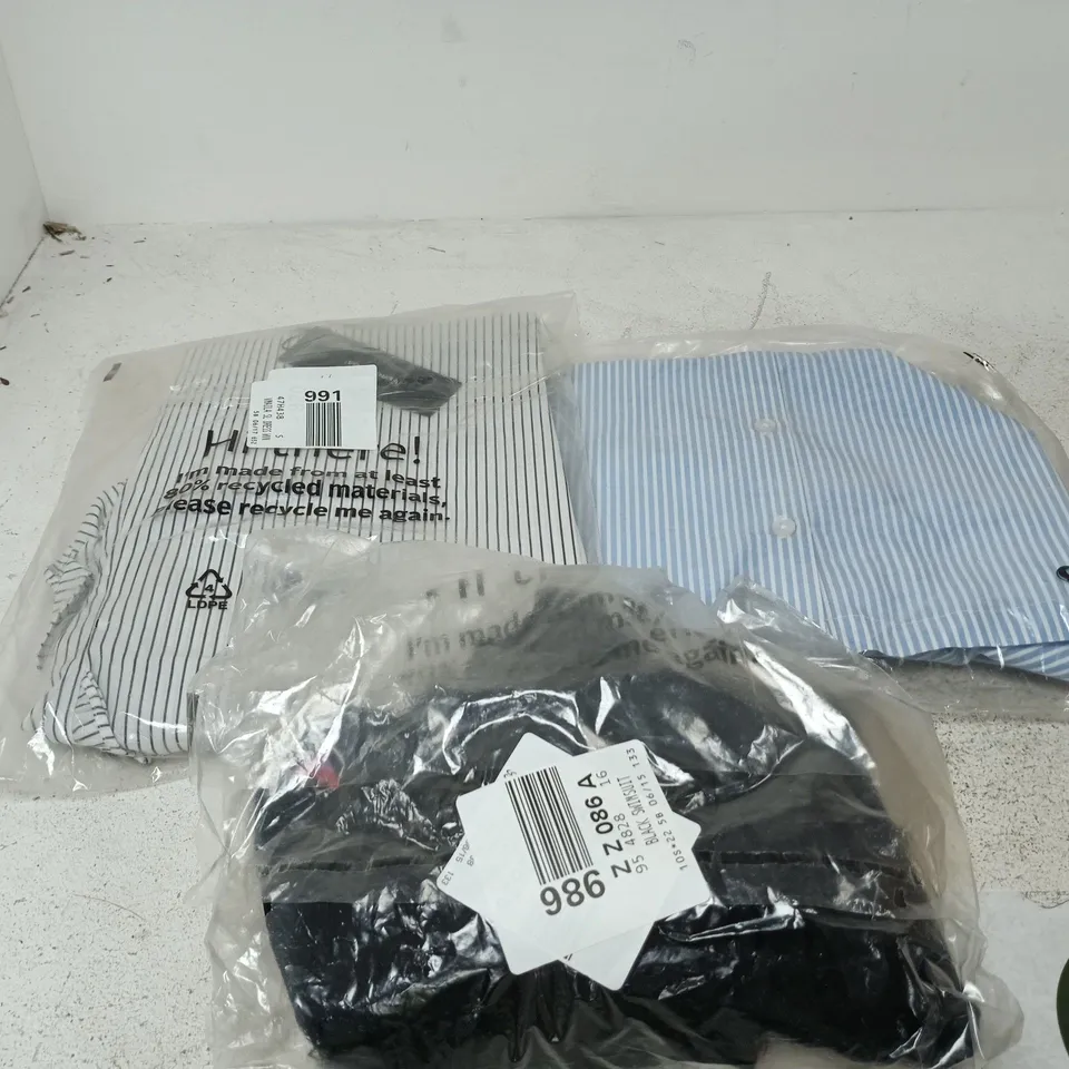 BOX OF APPROXIMATELY 18 ASSORTED CLOTHING ITEMS OF VARIOUS STYLES AND SIZES TO INCLUDE STRIPED SHIRT, STRIPED DRESS, BLACK SWIMSUIT ETC