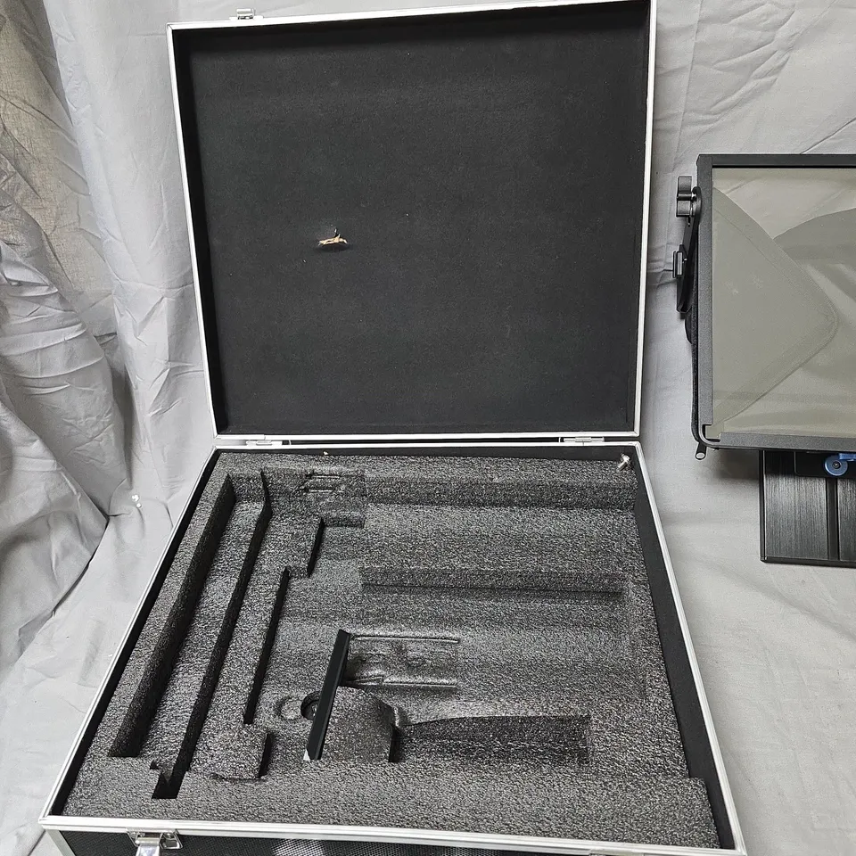NEEWER PHOTOGRAPHY EQUIPMENT CASE WITH FOAM INSERT – BLACK HARD CASE
