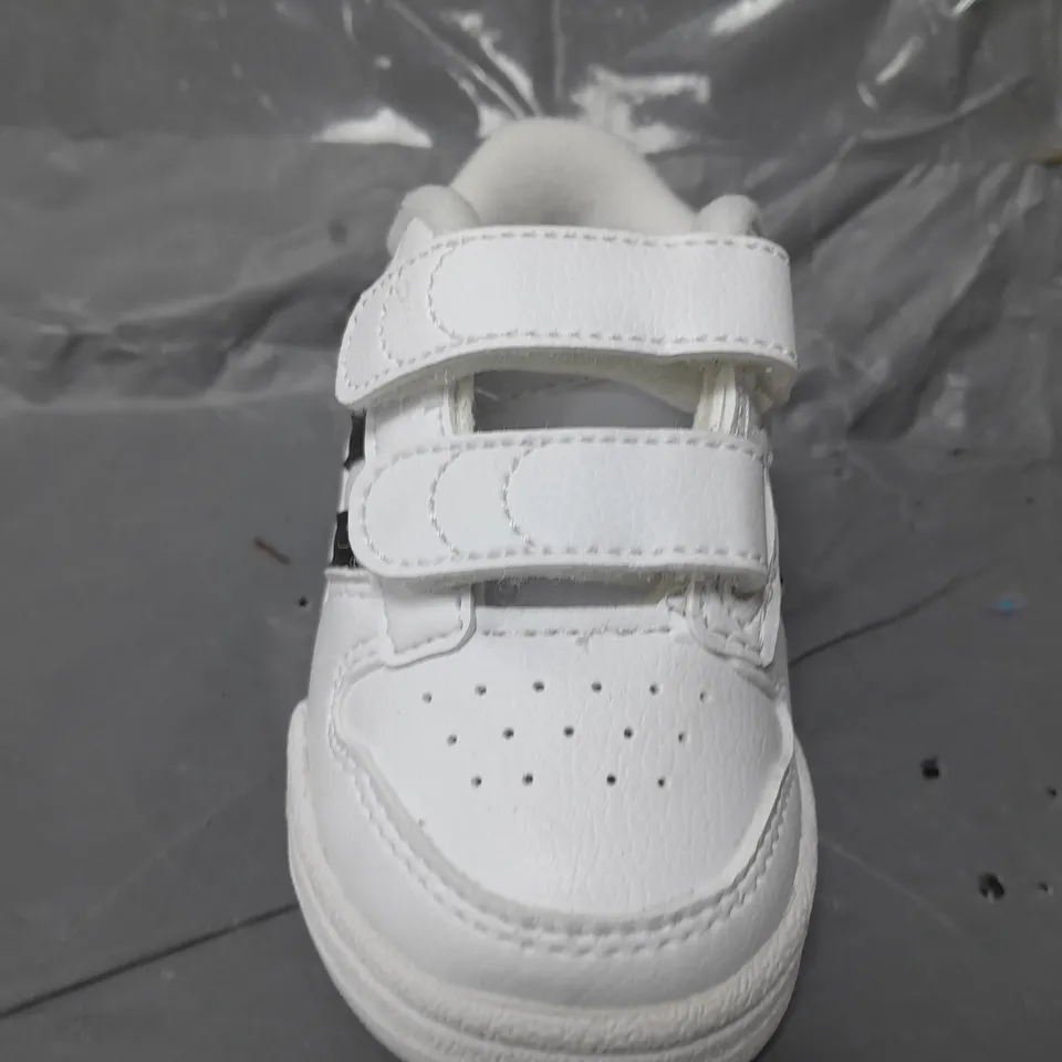 ADIDAS UNISEZ INFANT TEAM COURT 2 VELCRO TRAINERS IN WHITE - UK 3K