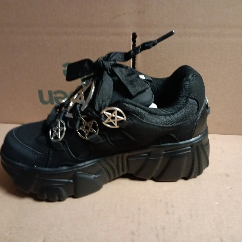 BOXED KOI NECROMANCER CHUNKY PLATFORM TRAINERS – BLACK, UK5
