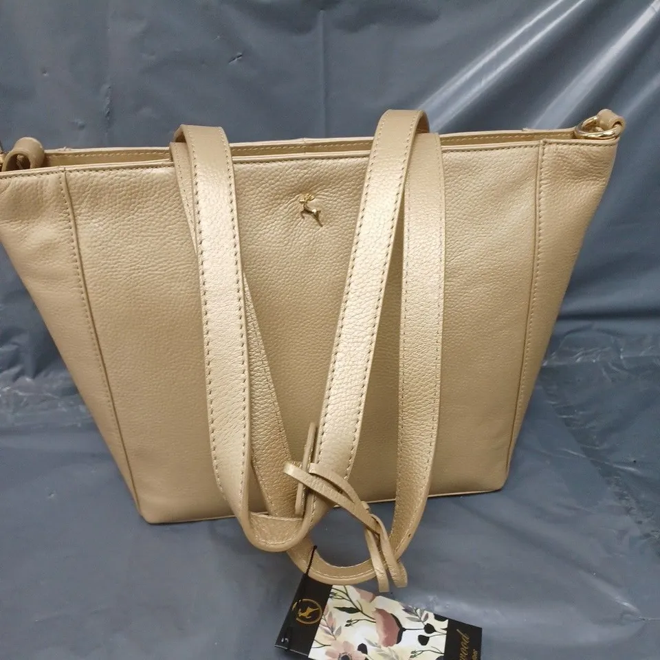 ASHWOOD LEATHER BAG IN GOLD