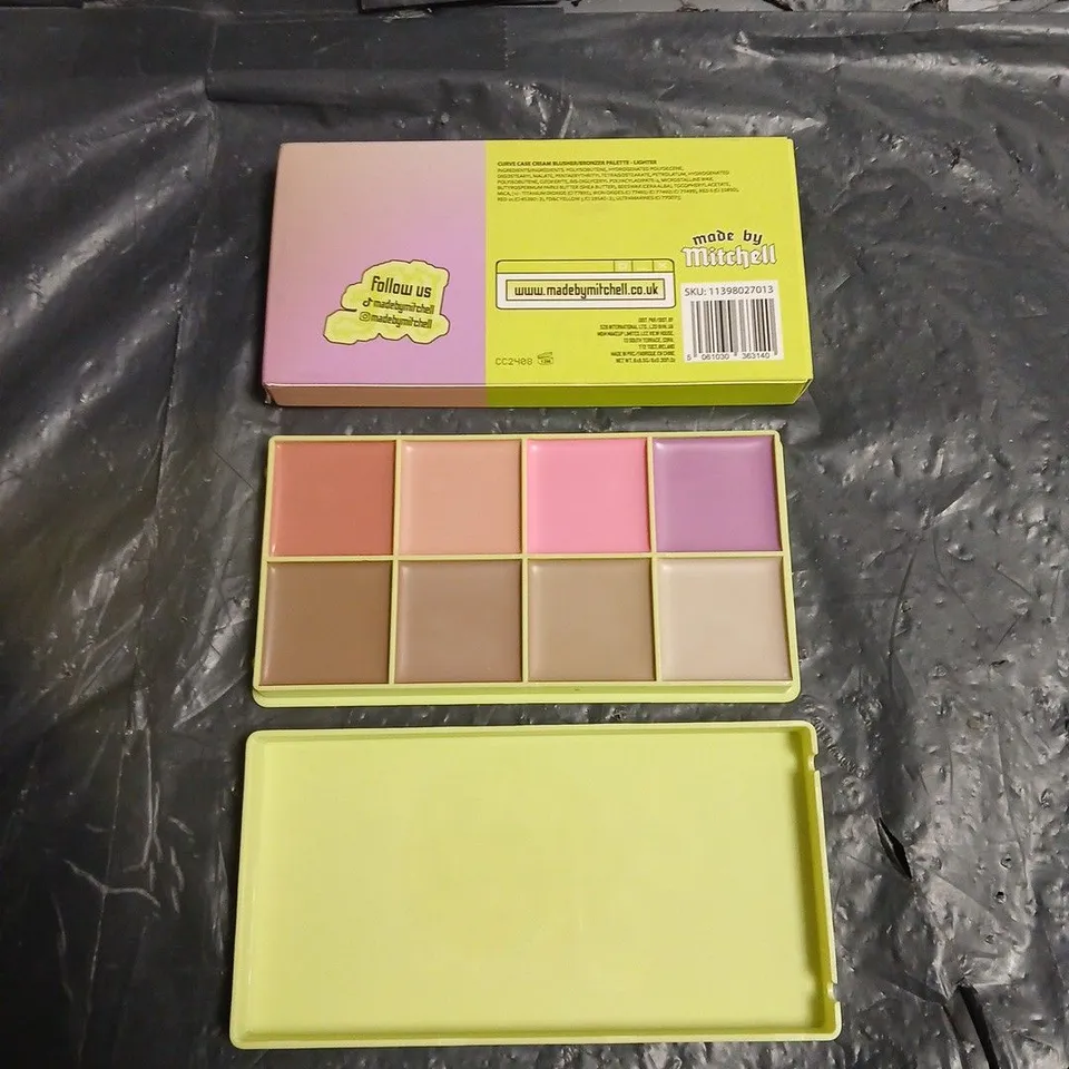 MADE BY MITCHELL CURVE CASE CREAM BLUSHER/BRONZER PALETTE – LIGHTER
