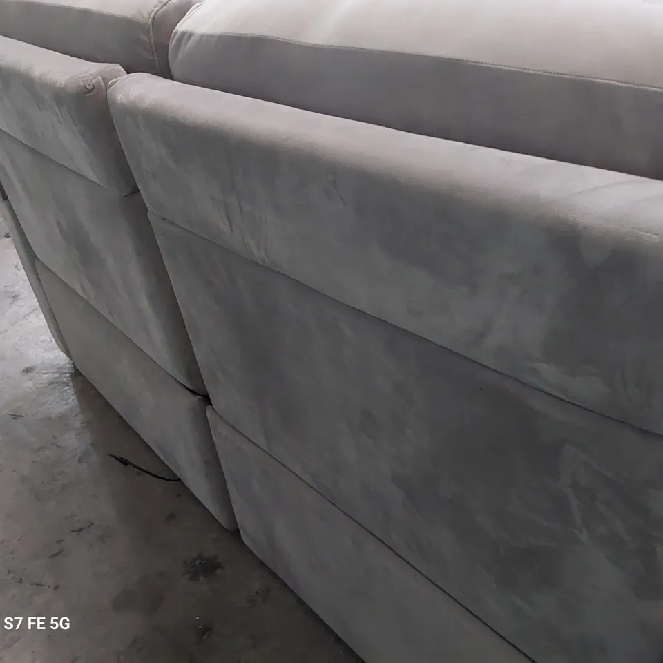 QUALITY ITALIAN DESIGNER ADRIANO POWER RECLINING TWO SEATER SOFA LIGHT GREY FABRIC 